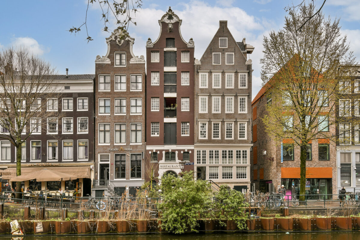 Amsterdam, Oudezijds Voorburgwal 42 A -, 1012 GE