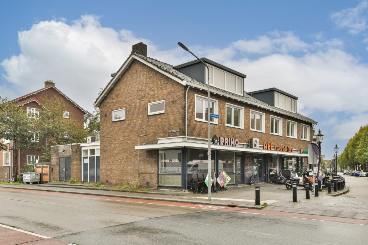 Weesp, Jan Tooropstraat 2, 1382 VB
